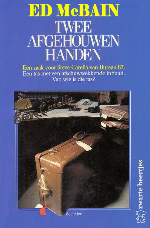Twee afgehouwen handen